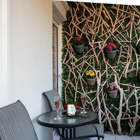 Kentia Modern/artistic Apartment